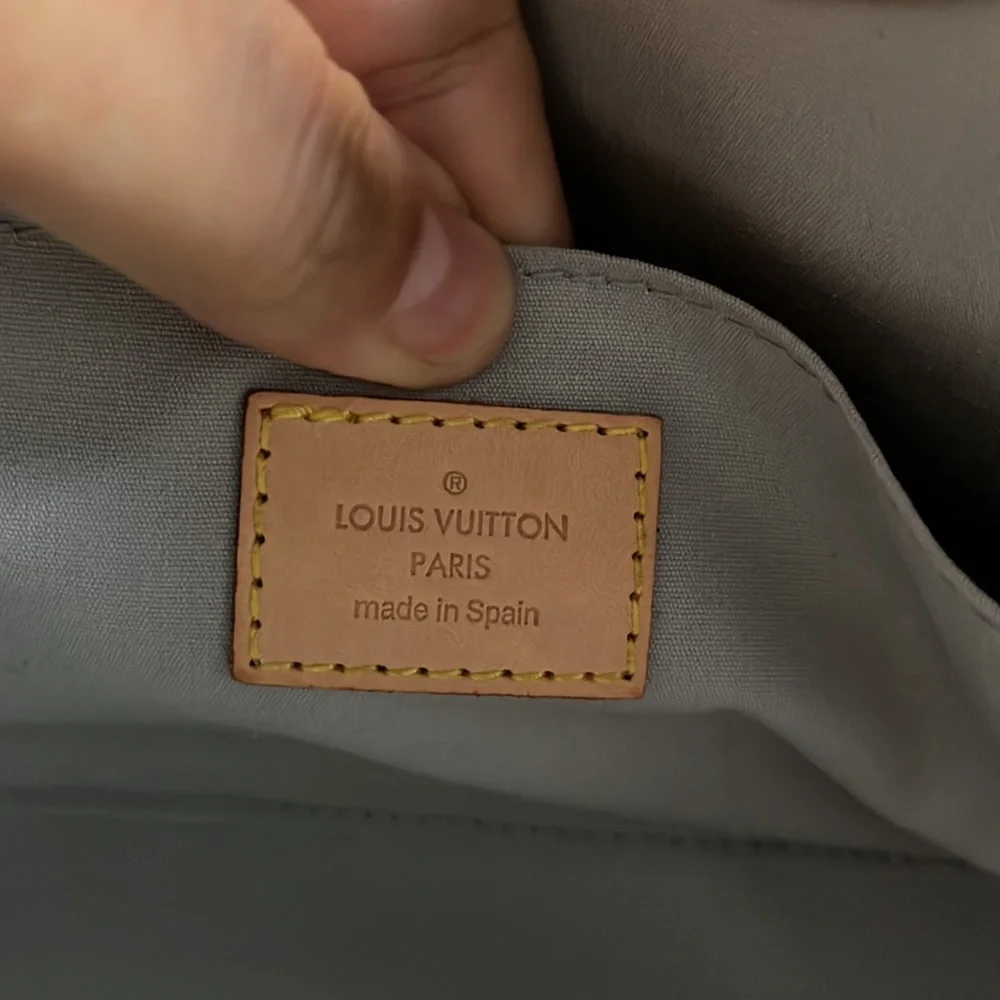 Authentic LOUIS VUITTON DUNE MONOGRAM VERNIS ROXBURY​ - Picture 8 of 10